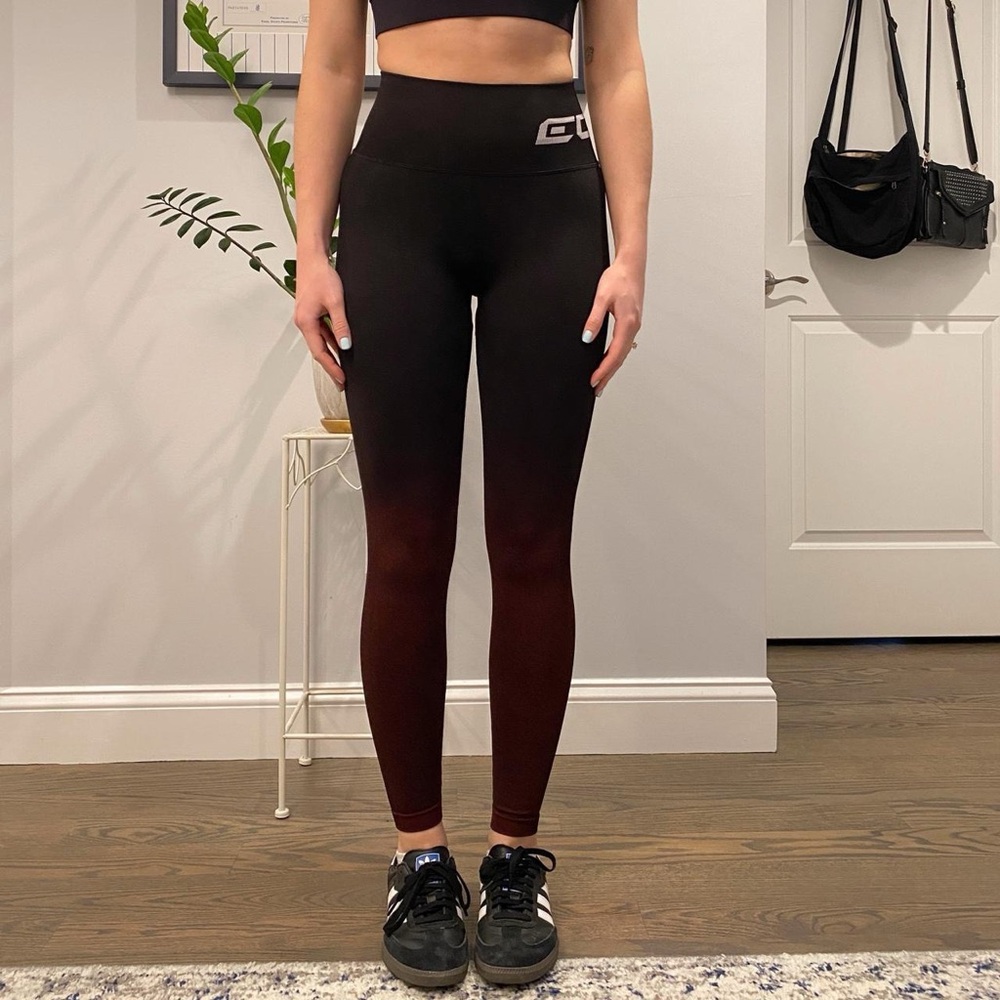 New Echt Leggings Ombre scrunch Black/Berry Size S (didn't come with a tag)